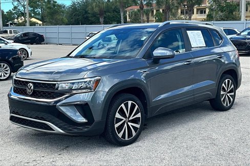 Certified 2023 Volkswagen Taos SE w/ Panoramic Sunroof Package image 9