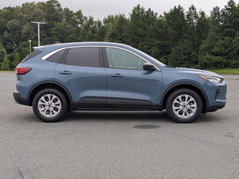 Certified 2023 Ford Escape Active image 3