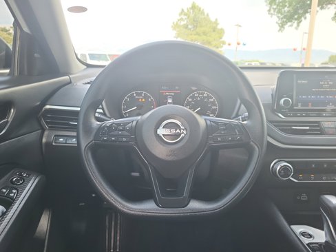 Used 2024 Nissan Altima 2.5 S image 9