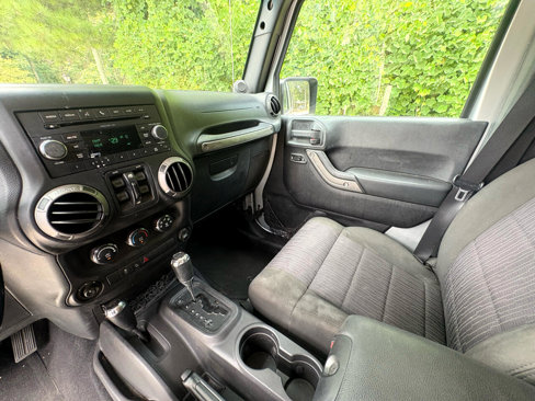 Used 2011 Jeep Wrangler Unlimited Sport image 21