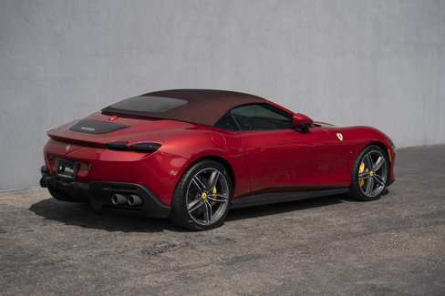 Used 2024 Ferrari Roma Spider image 12
