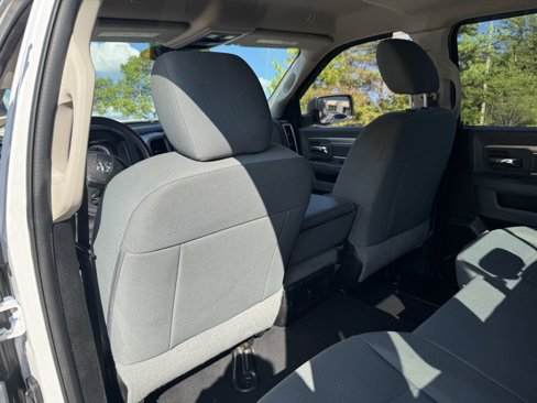 Used 2020 RAM 1500 Classic SLT image 16