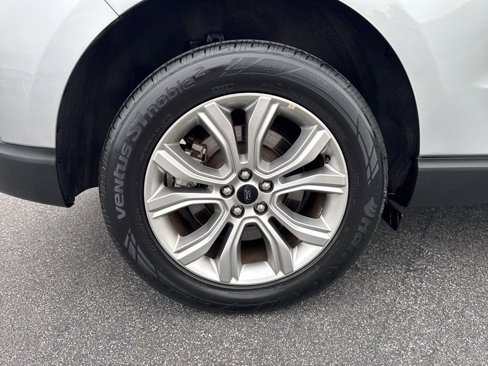 Used 2024 Ford Edge Titanium image 25