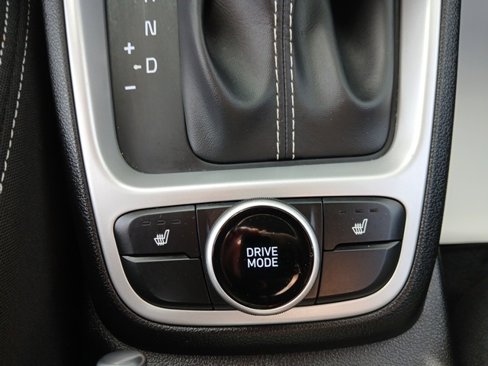 Used 2021 Hyundai Venue SEL w/ Premium Package image 21