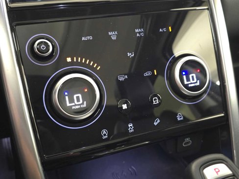 Used 2023 Land Rover Discovery Sport SE image 32