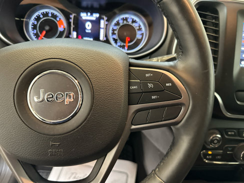 Used 2019 Jeep Cherokee Latitude Plus w/ Cold Weather Group image 21