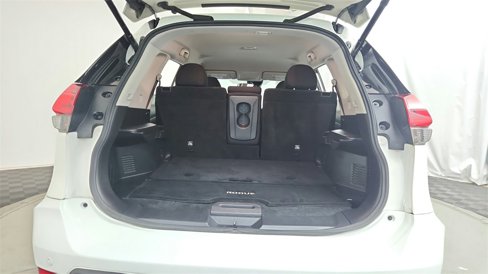 Used 2019 Nissan Rogue SV image 14