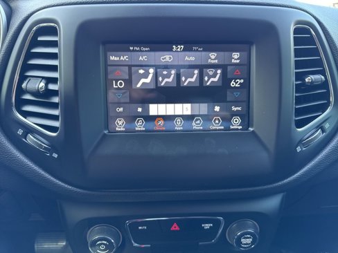 Certified 2018 Jeep Compass Latitude w/ Popular Equipment Group image 24