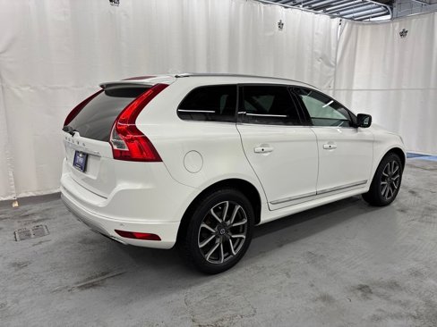 Used 2017 Volvo XC60 T6 Dynamic w/ Climate Package image 5