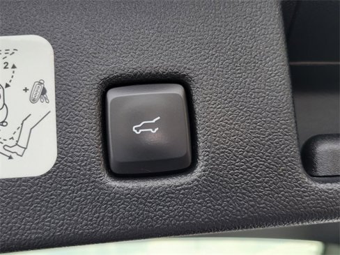 Used 2020 Ford Escape Titanium image 15
