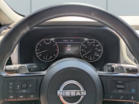 Used 2023 Nissan Rogue SV image 26