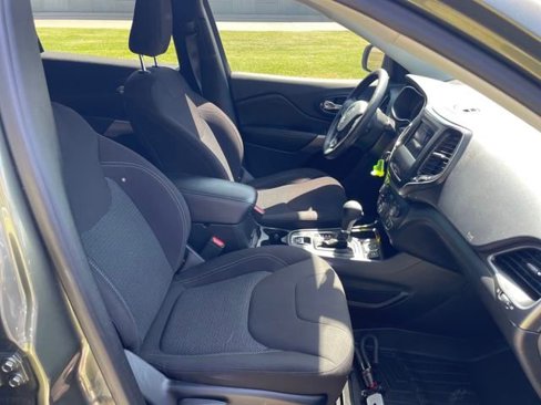 Used 2019 Jeep Cherokee Latitude w/ Popular Appearance Group image 26