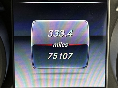 Used 2017 Mercedes-Benz GLC 300 4MATIC image 5