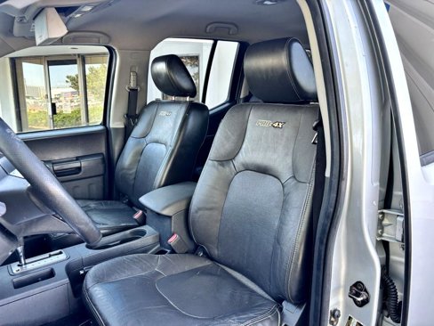 Used 2015 Nissan Xterra PRO-4X w/ Pro-4x Leather Package image 14
