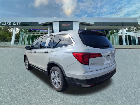 Used 2017 Honda Pilot LX image 5