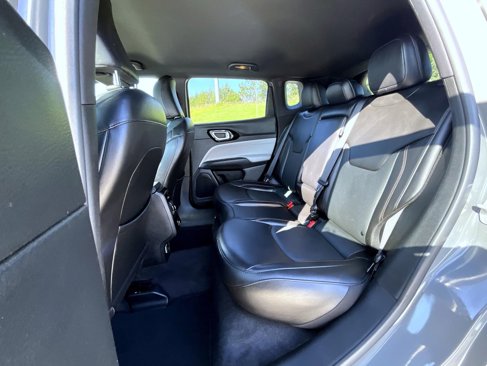 Used 2023 Jeep Compass Limited image 19