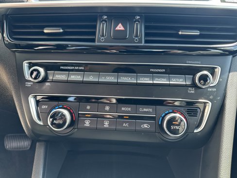 Used 2020 Kia Optima EX image 16