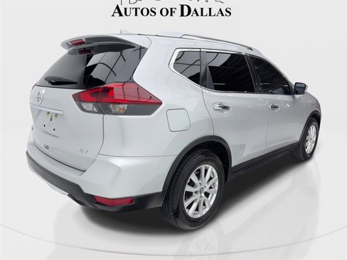 Used 2018 Nissan Rogue SV image 9