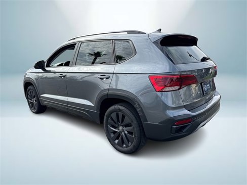 Certified 2022 Volkswagen Taos S image 3