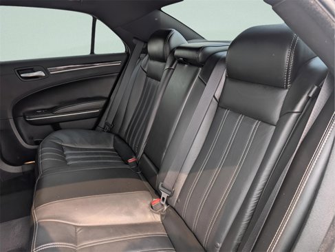Used 2018 Chrysler 300 S w/ 300S Premium Group image 5