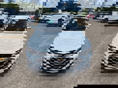 Used 2024 Chevrolet Malibu LT image 4