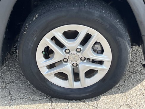 Used 2018 Jeep Compass Sport w/ Tech Group image 9