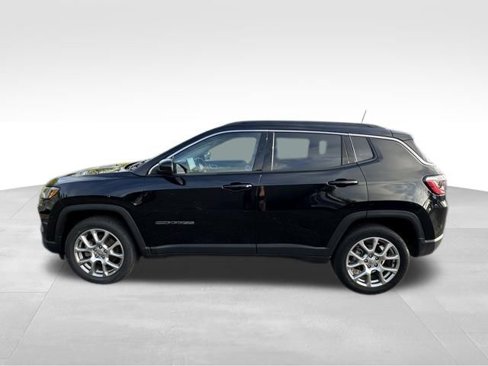 Used 2022 Jeep Compass Latitude image 9