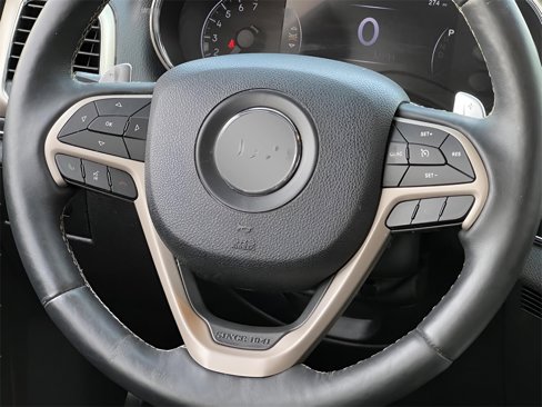Used 2017 Jeep Grand Cherokee Limited image 24