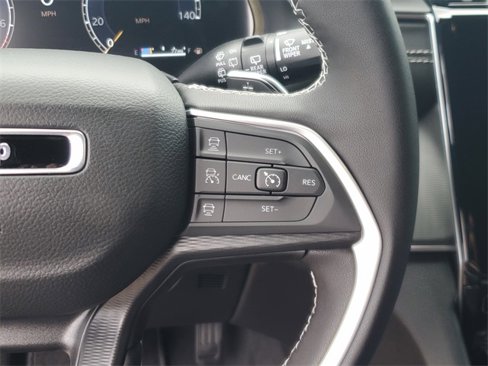 New 2025 Jeep Grand Cherokee Altitude image 23