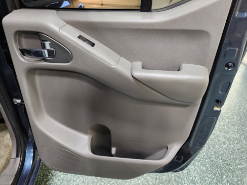 Used 2014 Nissan Frontier SV image 23