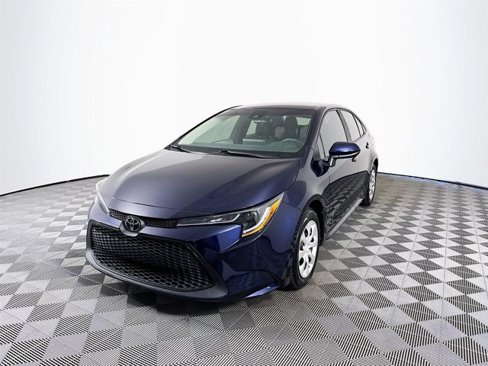 Used 2022 Toyota Corolla LE image 4