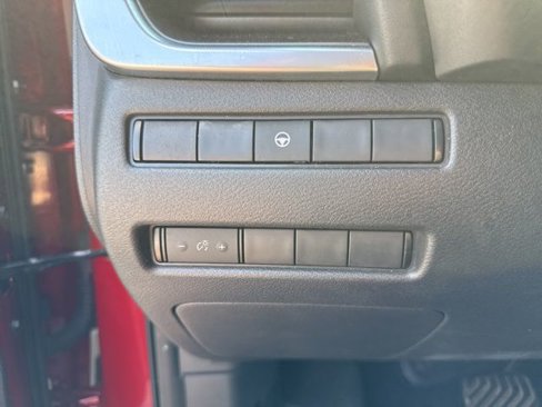 Used 2022 Nissan Rogue SV image 19