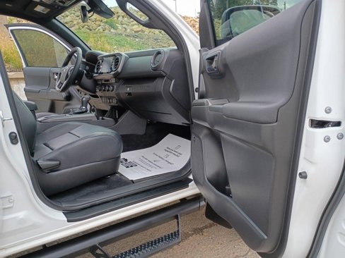 Used 2023 Toyota Tacoma TRD Off-Road image 9