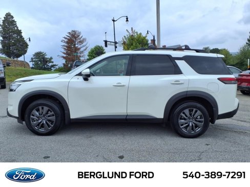 Used 2022 Nissan Pathfinder SV image 8