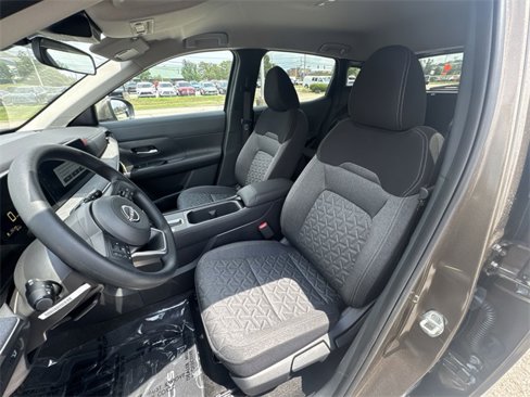 New 2025 Nissan Kicks SV image 11