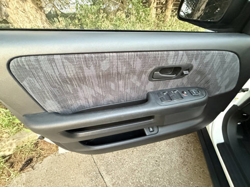 Used 2004 Honda CR-V LX image 11
