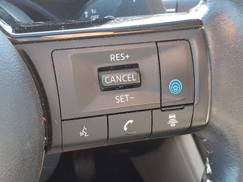 Used 2023 Nissan Rogue SL w/ SL Premium Package image 13