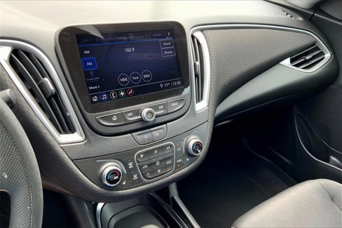 Used 2022 Chevrolet Malibu LT image 35