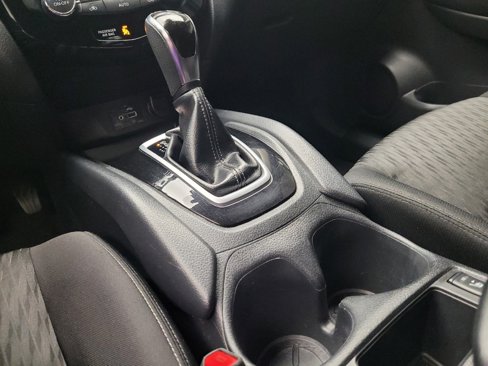 Used 2019 Nissan Rogue SV image 26