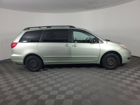 Used 2008 Toyota Sienna LE image 3