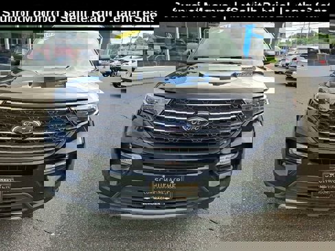 Used 2021 Ford Explorer XLT w/ Equipment Group 202A image 2