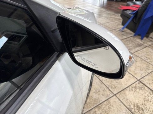 Used 2019 Toyota Corolla SE w/ SE Premium Package image 12