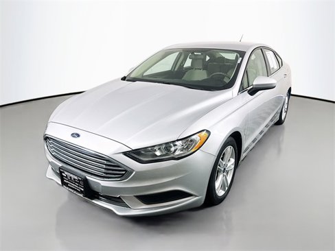 Used 2018 Ford Fusion S image 3