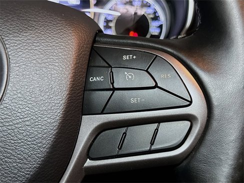 Used 2020 Jeep Cherokee Latitude Plus w/ Cold Weather Group image 35