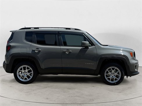 Used 2020 Jeep Renegade Latitude w/ Cold Weather Group image 6
