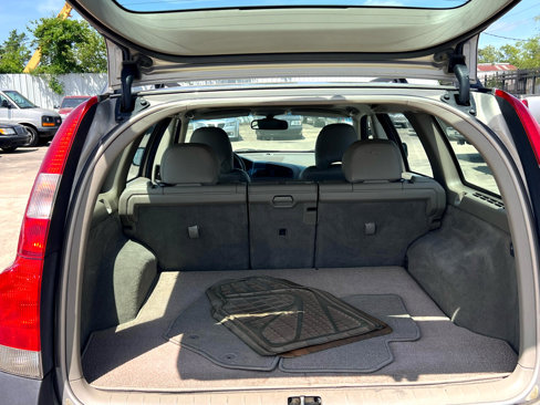 Used 2002 Volvo V70 Cross Country image 41
