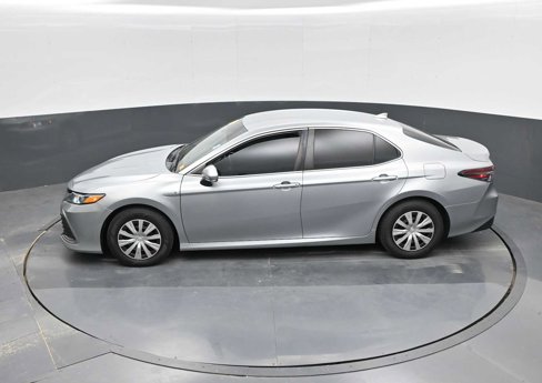 Used 2021 Toyota Camry LE image 23