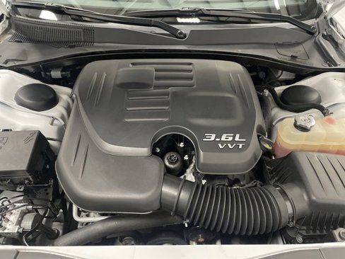Used 2021 Chrysler 300 Touring L image 34