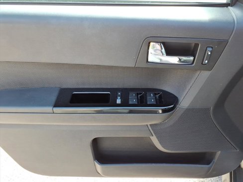 Used 2011 Ford Escape Limited image 12
