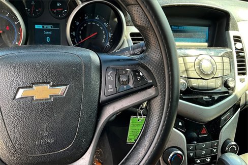 Used 2014 Chevrolet Cruze LS image 19
